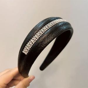 Serre-tête en strass de style coréen pour femmes, accessoire pour cheveux en cuir de couleur unie - Product Image 4