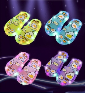 Pantuflas con suela de PVC y luces LED de dibujos animados para niños, luminosas de noche, con lunares, para verano, ocio, <span class=keywords><strong>hotel</strong></span> y primavera - Product Image 5