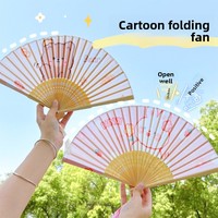 Éventail pliant portable en plastique, motif cœur girly style Instagram, design unique et mignon, cadeau simple