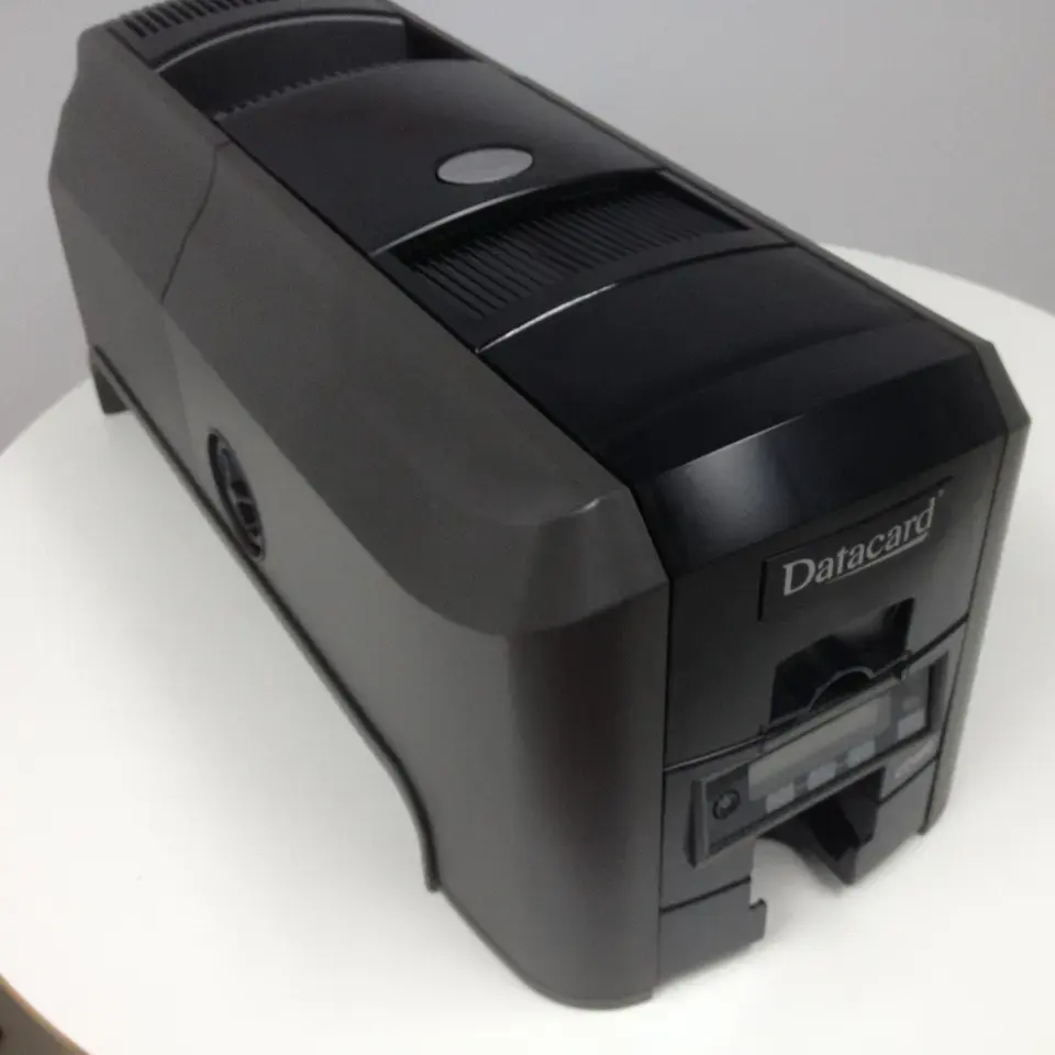 Stampante professionale per carte d'identità con ritrasferimento termico Datacard CD800 in plastica pvc