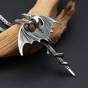 Yunnique – collier avec pendentif épée de dragon en acier inoxydable, bijoux à la mode pour hommes, cadeau, chaîne de 60cm, ton argenté - Product Image 4