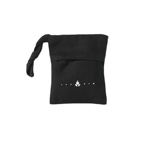 Sac à main en coton personnalisé, pochette en toile noire avec cordon de serrage, sacs d'emballage recyclables pour bijoux, cosmétiques et échantillons - Product Image 1