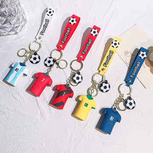 Porte-clés personnalisé 3D PVC pour joueur de football <span class=keywords><strong>Messi</strong></span> Ronaldo Mbapppe Soccer Shirt Pendentif Porte-clés Porte-clés avec Sangle - Product Image 2