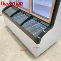 Réfrigérateur Vitré à Deux Sections avec Portes en Verre, Base Courbe et Roulettes – Idéal pour la Présentation de Boissons et Aliments en Magasin de Proximité