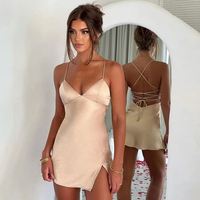 Robe Courte de Soirée Formelle en Satin pour Femme, Sexy, à Bretelles Fines, Col en V, Ourlet Asymétrique, Coupe Moulante, Motif Uni