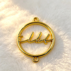 Étiquette métallique plaquée personnalisée avec logo gravé, résistante à l'eau de mer, pour maillots de bain - Product Image 3