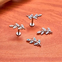 Anting-anting tusuk titanium desain daun grosir, hipoalergenik, ASTM F136 G23, perhiasan tubuh untuk tulang rawan telinga
