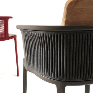 Fauteuil d'extérieur avec structure en alliage d'aluminium et dossier en bois, mobilier de patio contemporain pour usage résidentiel - Product Image 5