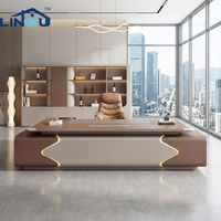Bureau de direction modulaire de luxe moderne, table de bureau en L haut de gamme avec panneaux en bois et tiroirs de rangement pour usage professionnel en immeuble de bureaux