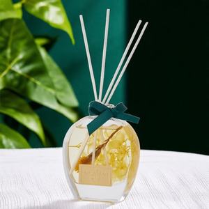 Juego de difusor de aceite esencial de lujo personalizado con palos de ratán difusor de caña para baños y baños de hotel proveedor mayorista - Product Image 3