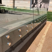 DF Glasgeländer für Geschwungene Treppen, Freitragende Treppen, Abstandshalter-Geländersystem mit Spiegelglanz-Oberfläche aus Stahlmaterial für Balkon- und Terrassenanwendungen