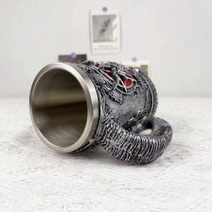 <span class=keywords><strong>Nouveau</strong></span> créatif argent tasse tasse chanson de glace et de feu/<span class=keywords><strong>Game</strong></span> <span class=keywords><strong>of</strong></span> <span class=keywords><strong>Thrones</strong></span> Party Bar tasse tasse personnalisé bière tasse en acier inoxydable whisky - Product Image 6