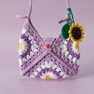 2023 Tianjin fait à la main <span class=keywords><strong>rond</strong></span> grand-mère <span class=keywords><strong>Crochet</strong></span> sac femme oeillet Net esthétique Cottage fleurs décoratives et plantes - Product Image 4