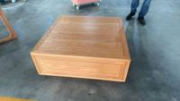 Table basse moderne en bois massif chêne rouge - Table centrale design avec deux tiroirs à ouverture par pression, écologique et durable pour une vie de luxe