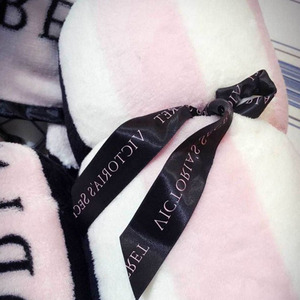 Wholesale Polyester Super Soft Fleece <strong>Throw</strong> 130*150cm <strong>Pink</strong> Secret Custom Fleece <strong>Throw</strong> Blanket <strong>pink</strong> - Product Image 3