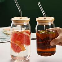 Verres à bière en forme de boîte de 16oz en borosilicate soufflé à la main avec couvercle en bambou et paille de verre pour brosse à paille de jus de thé en cadeau