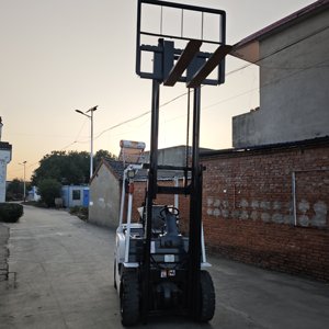 รถยกโฟล์คลิฟท์ TCM มือสอง ขนาด 2 ตัน 2.5 ตัน 3 ตัน 3.5 ตัน 5 ตัน เครื่องยนต์ดีเซล ราคาขาย - Product Image 3