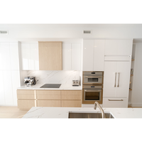 Armoire de cuisine moderne sans poignées en PET, armoires supérieures en PET blanc brillant, ensemble de cuisine sur mesure de style européen