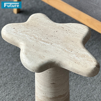Petite table d'appoint en travertin beige en forme d'étoile au design moderne de style Wabi-sabi pour l'entrée de la chambre à coucher du salon