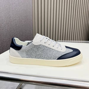 รองเท้าผ้าใบผู้ชายสไตล์สปอร์ตเดินสบาย หนังวัวฟอกแบบผสมสี ดีไซน์ทันสมัย ขายส่งจากโรงงาน คุณภาพสูง - Product Image 1