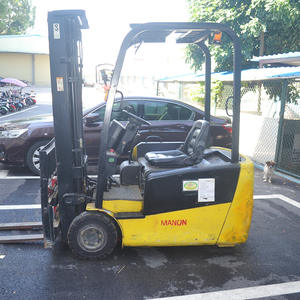 Montacargas Eléctrico Hyster de 1.5 Toneladas con Mástil de Tres Etapas, Tracción Trasera, Usado para Manejo en Almacenes - Product Image 2