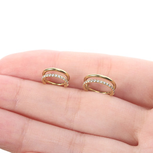 Anillo de Nariz de Titanio G23 con Doble Aro y Circonita Cúbica |   Clicker Articulado para Piercing de Cartílago en Septum y Hélix - Product Image 3