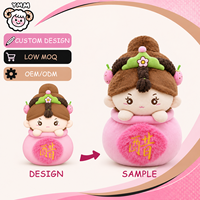 Figurine en peluche personnalisée rose, costume traditionnel, avec cheveux tressés, poupée de personnage OEM/ODM pour cadeaux