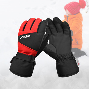 Gants de ski pour enfants Bodun, noirs et rouges, isolés thermiquement, cinq doigts, hiver, extérieur, chauds, pour enfants - Product Image 1