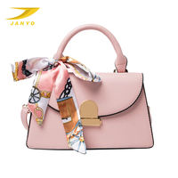 Sac à main en cuir véritable pour femme de haute qualité OEM, sac bandoulière avec poignée supérieure et foulard en soie, fermeture à loquet, sac à bandoulière