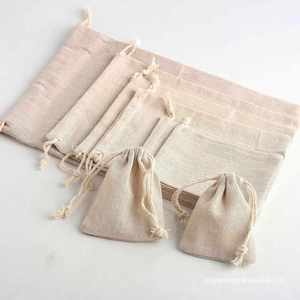 Sac cadeau en tissu de coton avec cordon de serrage 10*12cm pour accessoires de bain et rangement domestique - Product Image 3