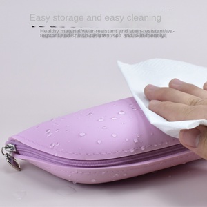 Organisateur de pinceaux de maquillage en silicone plat, moderne et minimaliste, en stock, sac zippé créatif de grande capacité, portable et anti-poussière - Product Image 2