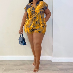 เสื้อเชิ้ตพิมพ์ลายโอเวอร์ไซส์แขนสั้นมีปกสำหรับผู้หญิงและกางเกงขาสั้นลำลองแฟชั่นแอฟริกันชุด 2 ชิ้นทรงหลวมแฟชั่น - Product Image 4