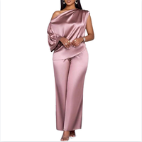 Ensemble de mode transfrontalier en satin pour femme avec haut à col asymétrique et pantalon de style décontracté