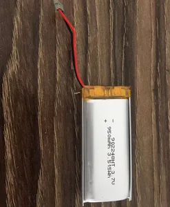 902248 3.7V 950毫安时锂离子锂聚合物电池，带印刷电路板和连接器