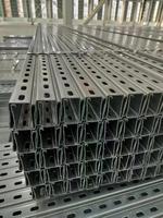 Machine de formage à froid de profilés pour structures de montage solaire, machine de formage à froid de supports de panneaux solaires