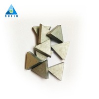 P30 triangle fini et blanc de carbure de tungstène de fraisage