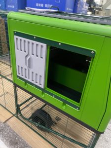 Plastik Tavuk Kümesi - Dayanıklı, Çevre Dostu, Her Mevsim İçin Lüks Tasarım - Product Image 4