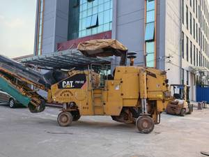 Fraiseuse à froid CAT PM102 d'occasion, largeur de fraisage 1000 mm, machine de fraisage routier Caterpillar pour la réparation des routes en asphalte - Product Image 6