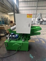 Cisaille hydraulique mobile intégrée Huabao de type alligator pour la découpe de tuyaux/profils en alliage de récupération, haute capacité