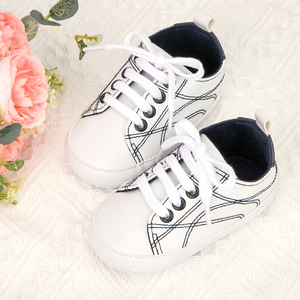 Dernier modèle de chaussures d'intérieur pour bébé baskets sport pour bébé tissu de base en PU confortable chaussures légères respirantes pour bébés garçons - Product Image 3