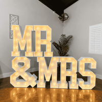 Grandes lettres lumineuses blanches pour décorations de mariage, événements et arrière-plans de photomaton