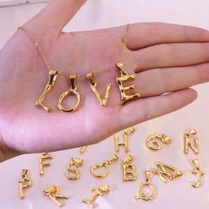 Regali per <span class=keywords><strong>la</strong></span> festa della mamma in oro Mini piccolo <span class=keywords><strong>amore</strong></span> sentire <span class=keywords><strong>la</strong></span> <span class=keywords><strong>lettera</strong></span> iniziale Charms 14k catena ciondolo in acciaio inox mamma collana gioielli - Product Image 4