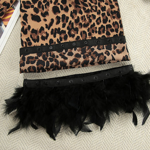 Venta caliente Impresión digital Sexy Leopardo Floral Batas Mujeres Señoras Elegantes Batas Albornoz para mujeres con plumas - Product Image 4
