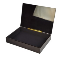 Boîte à chocolats en bois laqué brillant avec charnière dorée et doublure en velours, logo personnalisé, pour emballage cadeau haut de gamme du Moyen-Orient, vente en gros