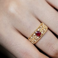 Cincin Tunangan Wanita Gaya Vintage Berlapis Emas dengan Batu Permata Zirkon Merah Ruby Perak Sterling Murni S925