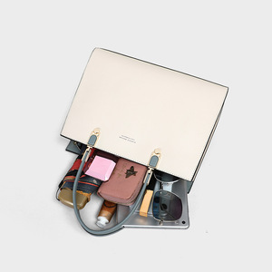 Bolso de Mano de Diseño Clásico, Tendencia de Moda, Color Beige, Simple, Casual, de Cuero Genuino, al por Mayor, para Mujer - Product Image 3