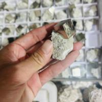 Vente en gros cube de pyrite naturelle de haute qualité avec cristal de quartz de guérison reiki cube de pierre brute brute pour cadeaux