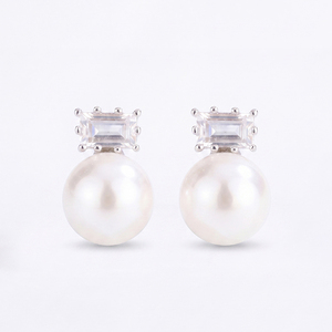 Round White Shell Pearl <b>Stud</b> Earrings S925 <b>Silver</b> Minimalist Jewelry for Women Elegant Wedding Anniversary Gift - Product Image 1
