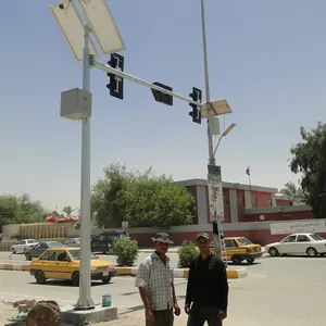 Lámpara de señal de luz de tráfico LED con energía solar Solución de sistema de controlador de luces de tráfico inalámbrico para carretera principal en Irak