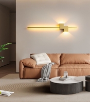 Nouvelle applique murale linéaire minimaliste, style nordique populaire, applique murale LED moderne et simple, éclairage mural à grille pour salon